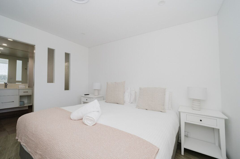 Bedroom 4, Bay Royal Apartments, Byron