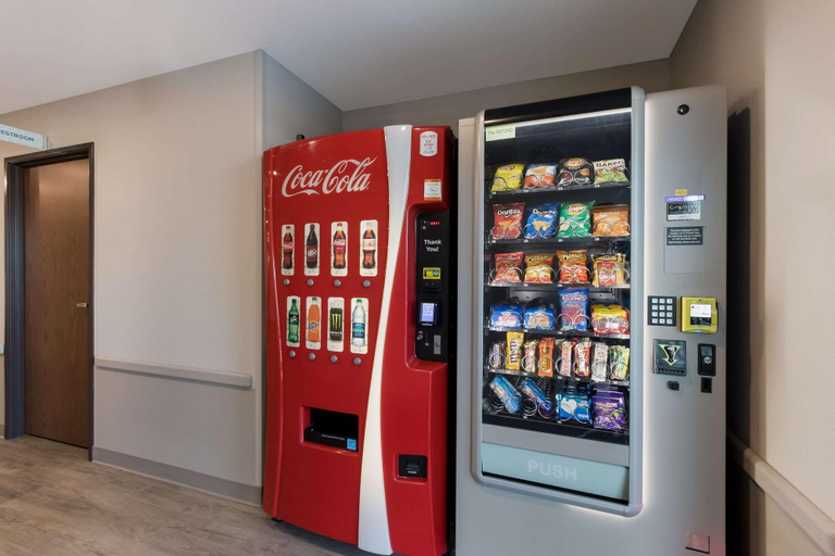 Food & Drinks, Woodspring Suites Chandler Airport, Maricopa