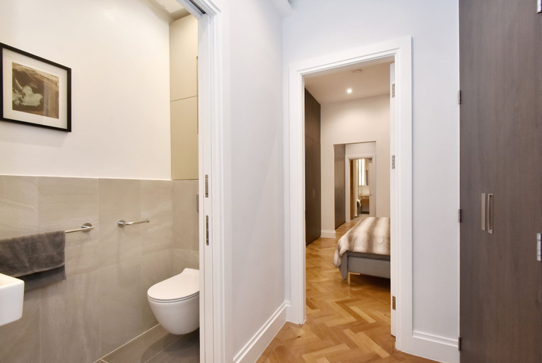 Room 3, Albemarle Elegance I - 37as1, London