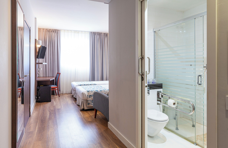 Bathroom 4, Hotel Olympia Universidades, Valencia