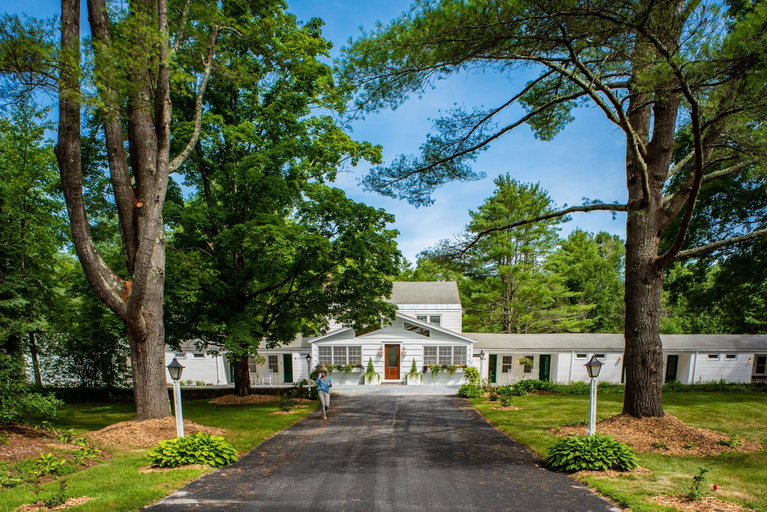 Exterior & Views 1, Arcady Mountain Motor Lodge, Bennington
