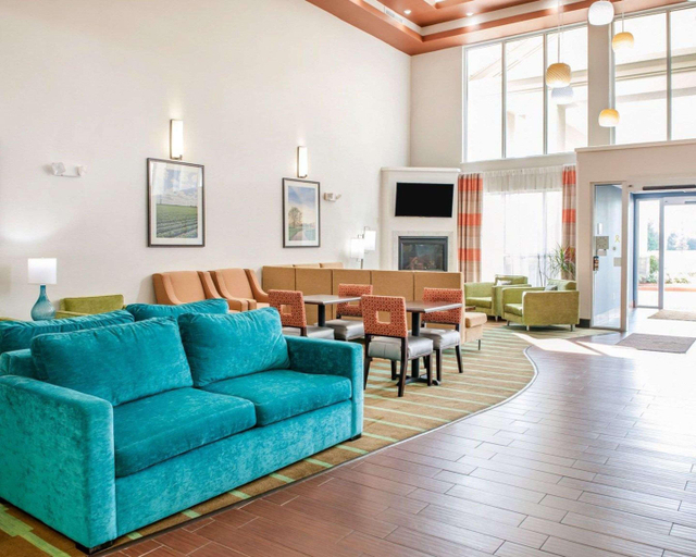 Public Area 2, Comfort Suites Elkhart North, Elkhart