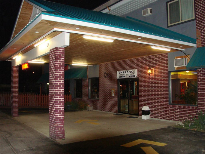 Public Area 3, Canadas Best Value Inn & Suites Castlegar, Central Kootenay