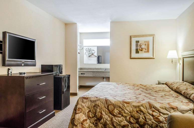 Bedroom 3, Rodeway Inn Shippensburg I-81, Cumberland