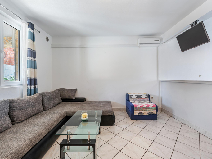 Others 5, Homely Apartment in Vir with Balcony, Vir
