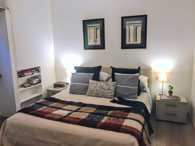 Bedroom 4, In Rome at Spanish Steps Classy Apartment With Modern Design in an Historic Palazzo, Rome