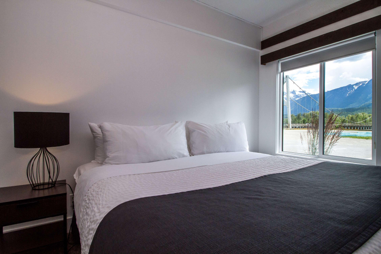 Bedroom 3, Stoke Hotel SureStay Collection by Best Western, Columbia-Shuswap