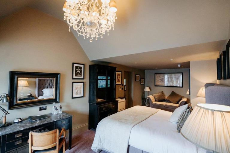Bedroom 2, The Lion Inn, Essex