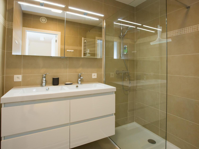 Bathroom 3, Apartment in Belgium with Sea View Terrace, West-Vlaanderen