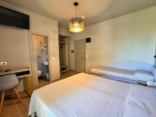Bedroom 2, Hotel Royal Inn - Bianchi Hotels, Rimini