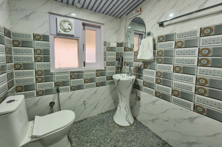 Bathroom 5, The Kufri House, Shimla