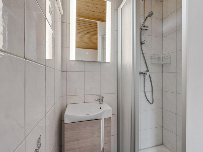 Bathroom 2, Apartment in Sankt Lambrecht near Ski Lift, Murau