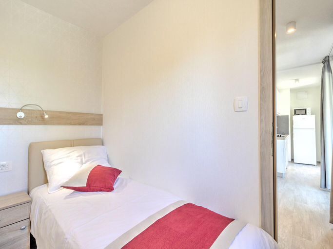 Bedroom 2, Mobile Home in Banjole near Beach & Pool, Medulin