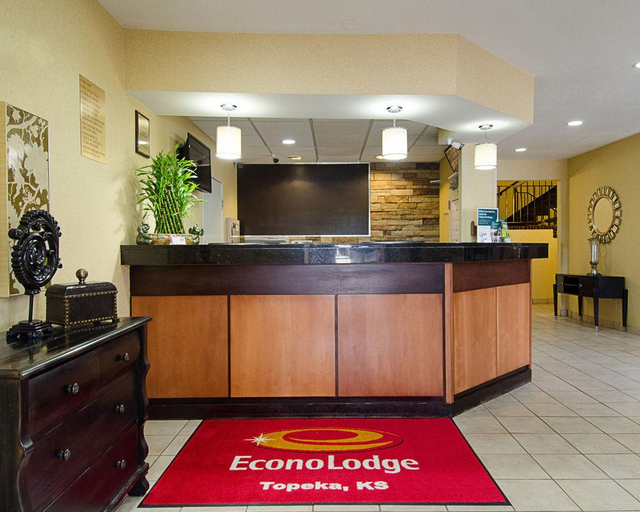 Public Area 2, Econo Lodge Topeka At Wanamaker, Shawnee