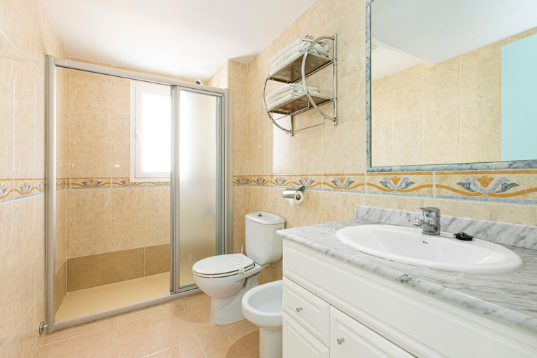 Bathroom 3, Apartamentos Los Arcos, Baleares