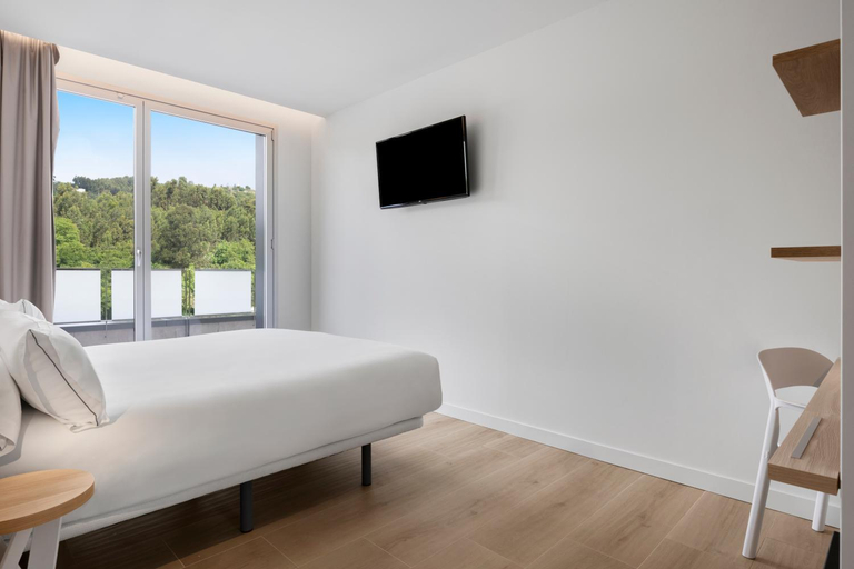 Bedroom 3, B&B Hotel Castro Urdiales, Cantabria