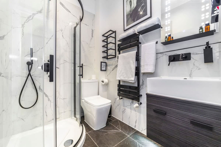 Room 5, Lovely Studio in Earls Court, London