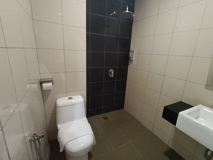 Bathroom 4