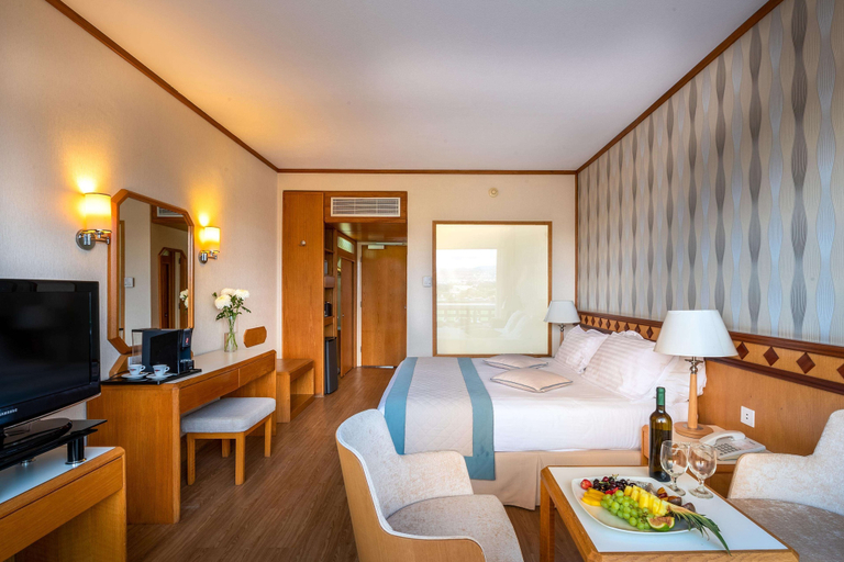 Bedroom 3, Constantinou Bros Pioneer Beach Hotel