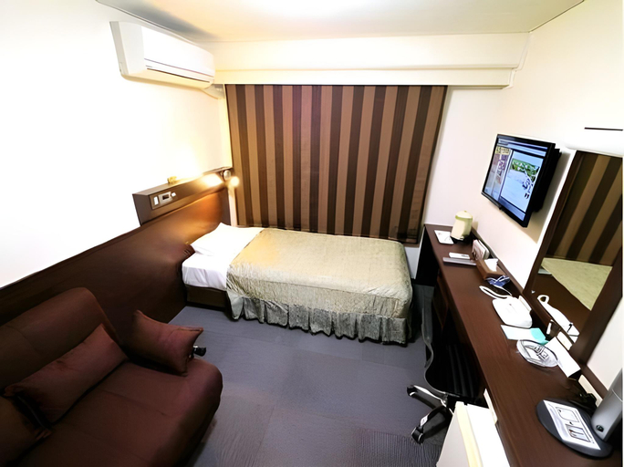 Bedroom 2, Toei Hotel, Yokkaichi
