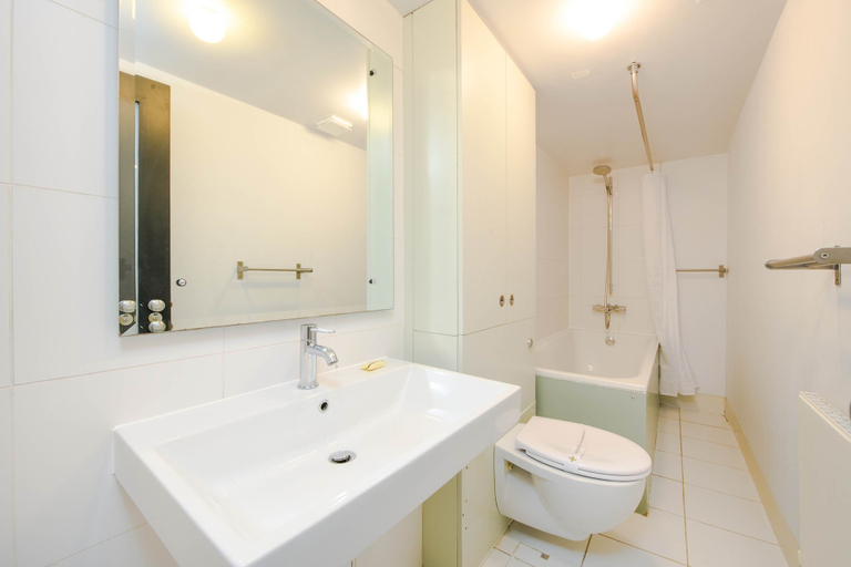 Room 5, Central Cove - Fitzrovia - by Frankie Says, London