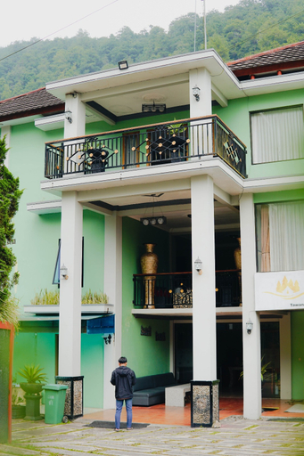 Exterior 2