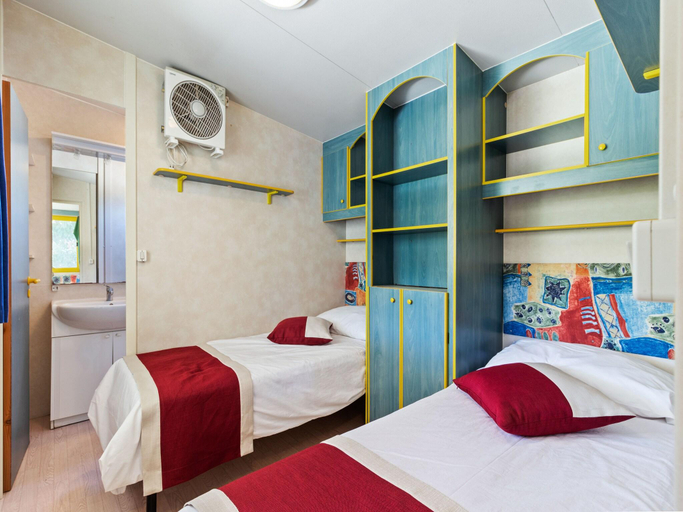 Bedroom 2, Mobile Home in Banjole near Beach Centinera, Medulin