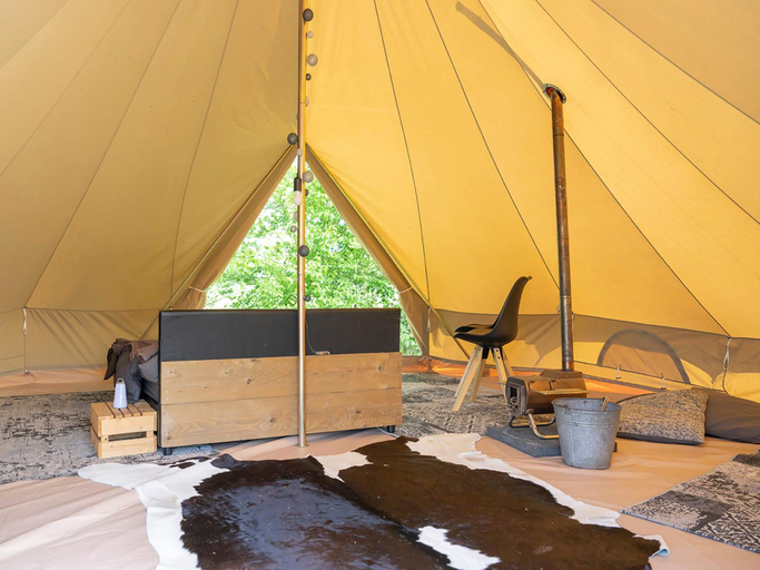 Others 3, Glamping Tent in Twijzel near Nature, Achtkarspelen