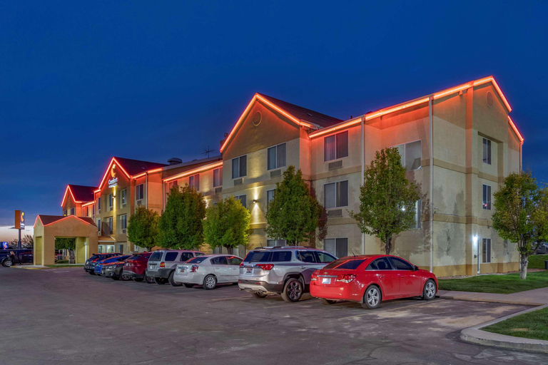 Exterior & Views