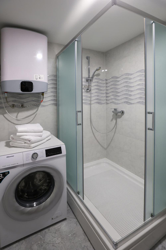 Shower 5, Zagreb Mini Suites - Down Town - Free Private Parking, Zagreb