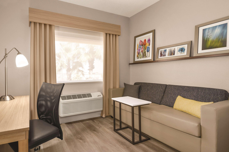 Public Area 2, Comfort Suites Shenandoah-The Woodlands, Montgomery