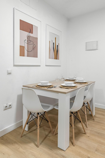 Facilities 3, Charming Lucero, Madrid