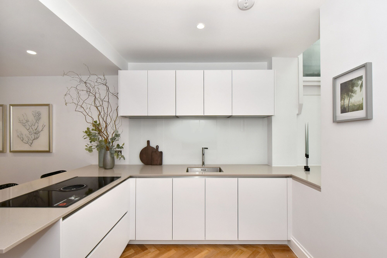 Room 4, Albemarle Elegance II - 37as2, London