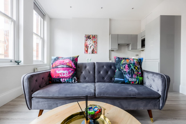 Room 4, The Hampstead High Flyer, London