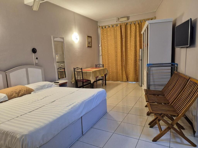 Bedroom 3, Monalysa Holidays
