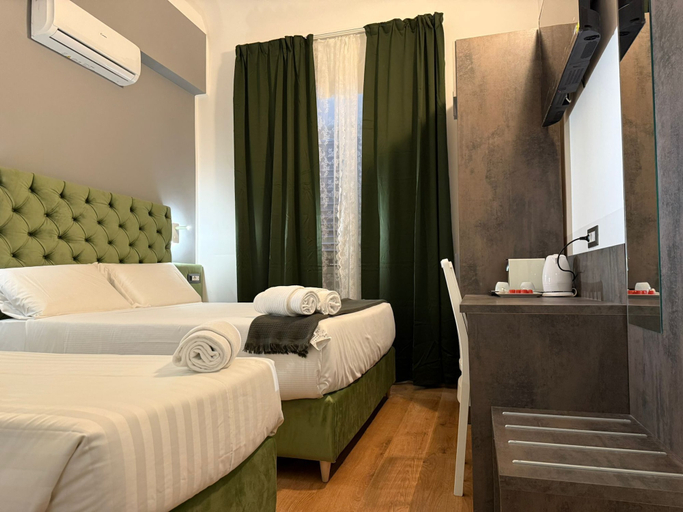 Bedroom 3, Conte House, Rome