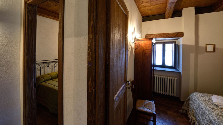 Bedroom 2, Borgotufi Albergo Diffuso, Isernia