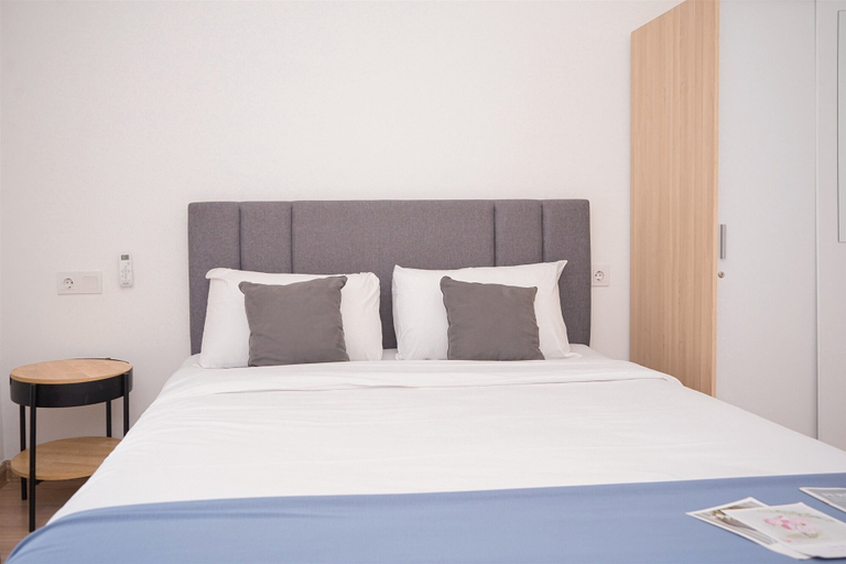 Room 4, Spacious and Simple 3BR Sky House BSD Apartment, South Tangerang
