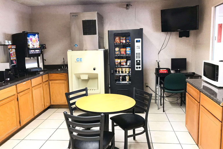 Others 5, Econo Lodge Gallup West, McKinley