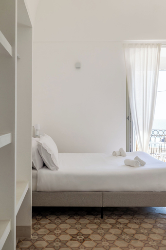 Bedroom 3, Donna Veneranda, Foggia