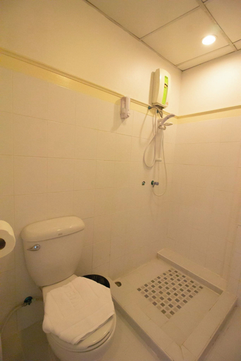 Bathroom 4, Skutan-MTB Sutthisan, Huai Kwang