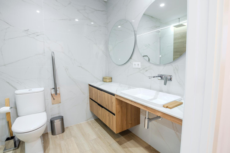 Bathroom 4, Sonos de Compostela, A Coruña