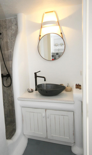 Bathroom 3, 5 Traditional Suites, South Aegean