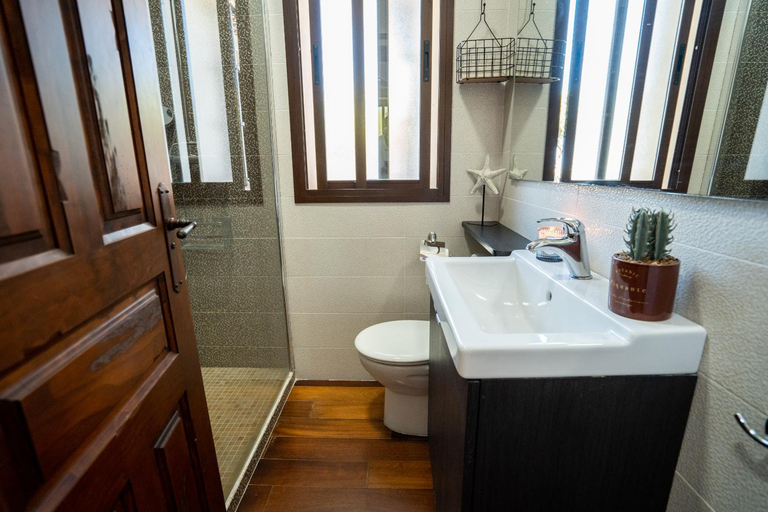 Bathroom 3, Hotel Azalea Playa, Cádiz