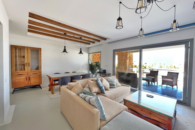 Others 5, Xuru Stays I Calming & Cozy 3bdr Getaway @ Swan Lake El Gouna, Al-Ghurdaqah 2