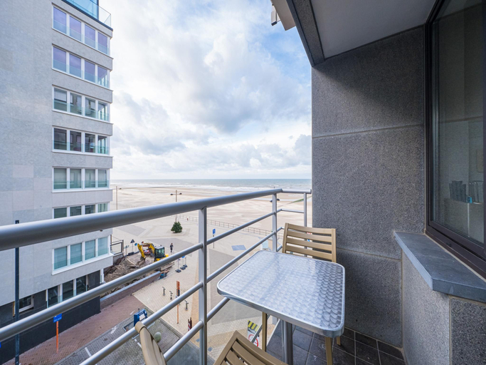 Others 3, Cozy studio with terrace and sea view, West-Vlaanderen