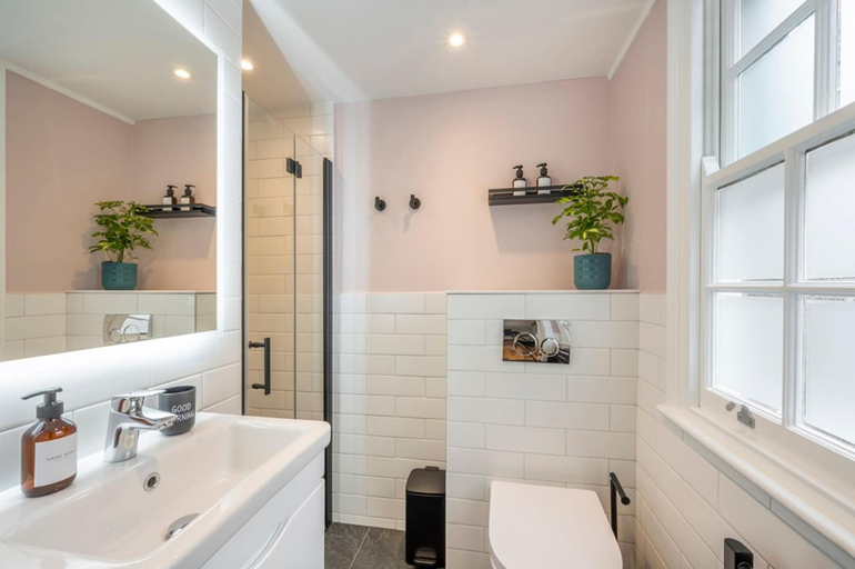 Room 5, Pottter s Perch - Covent Garden - by Frankie Says, London