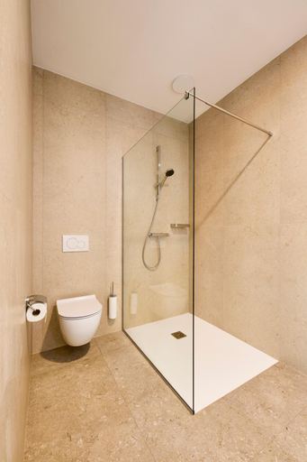 Shower 5, BRIC Wine & Relax, Nova Gorica