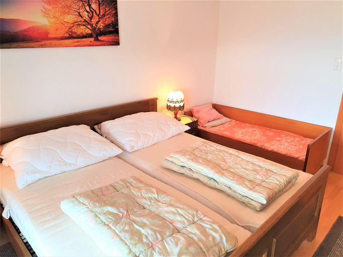 Bedroom 2, Apartment by Worthersee with Pool, Klagenfurt Land