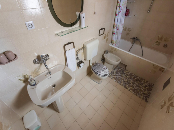 Bathroom 2, Holiday House in Turanj near Pebble Beach, Sveti Filip i Jakov